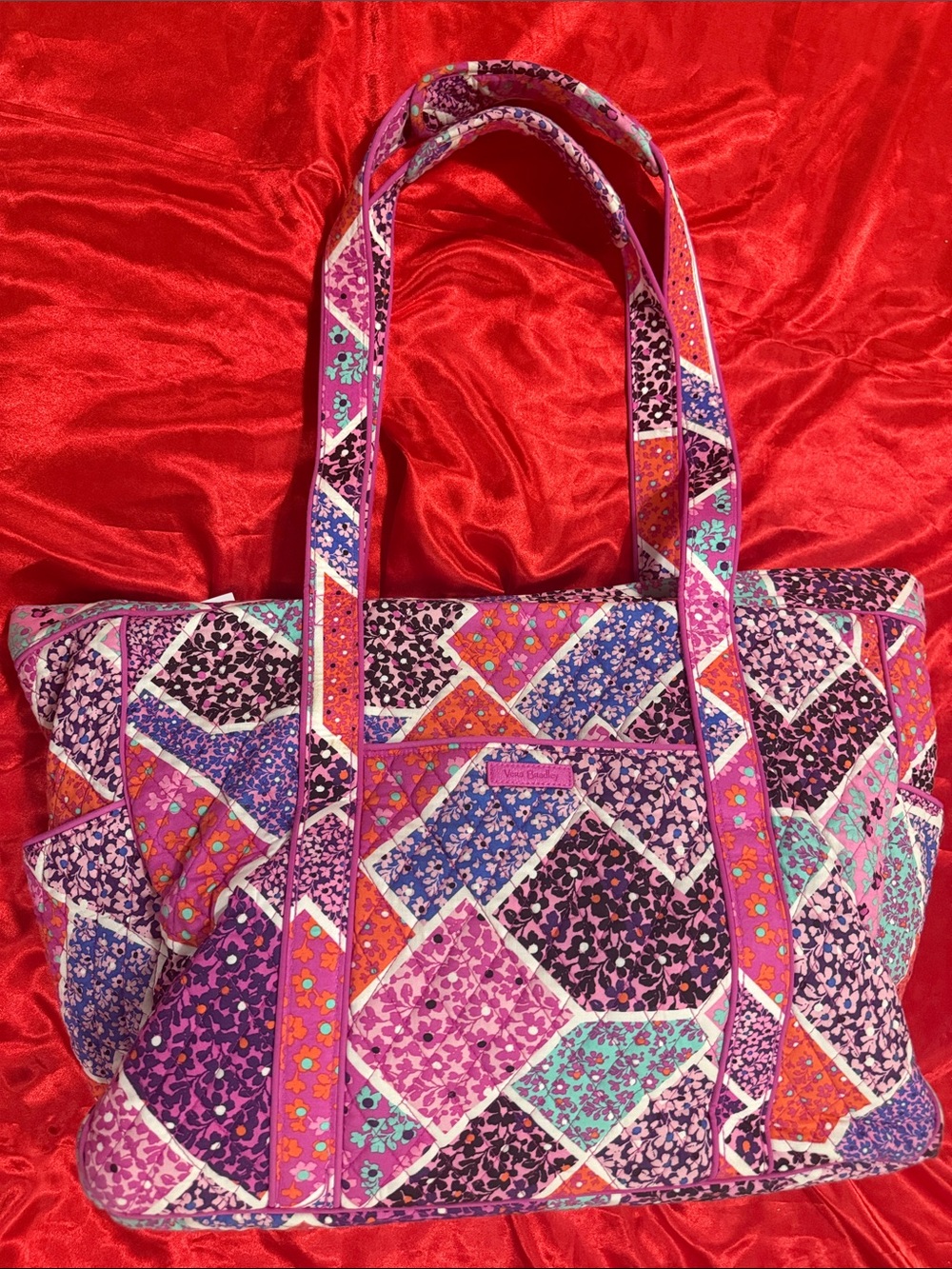 WOW POSHMARK - Authentic Vera Bradley NWT XXL Travel Tote 23”L x 15.5”H x 7”W